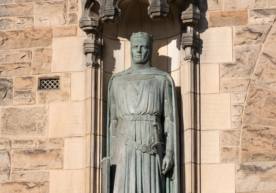Statue of Robert the Bruce at the entrance to Edinburgh Castle